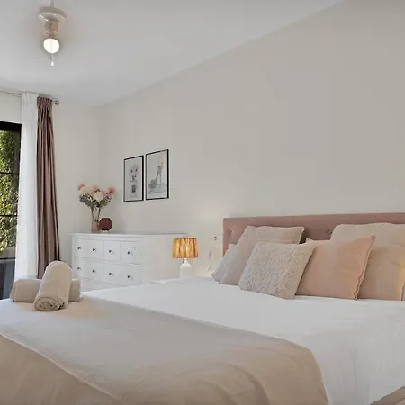 Arqueros Golfside Residency *