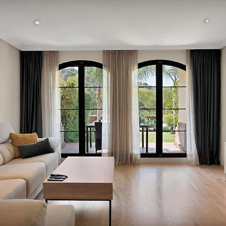 Arqueros Golfside Residency