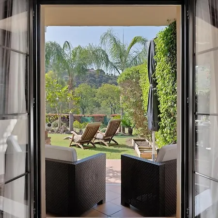 Apartman Arqueros Golfside Residency