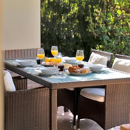 Arqueros Golfside Residency *